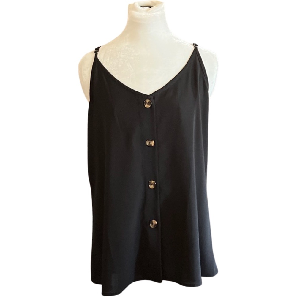 Black button down tank